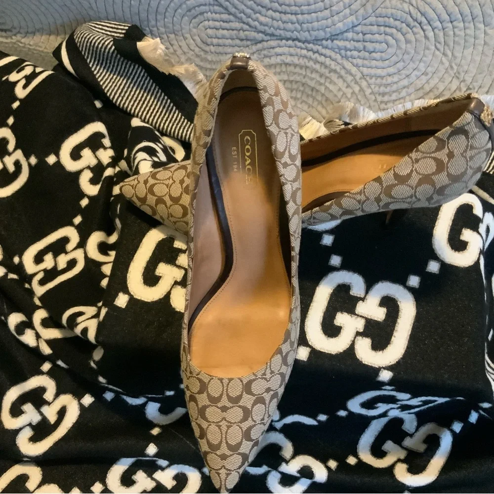 Coach Women's Beige Patterned Heels - Picture 8 of 9